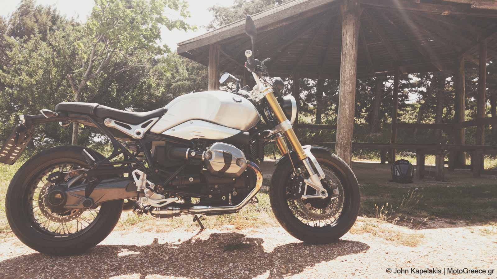 BMW RnineT review by MotoGreece